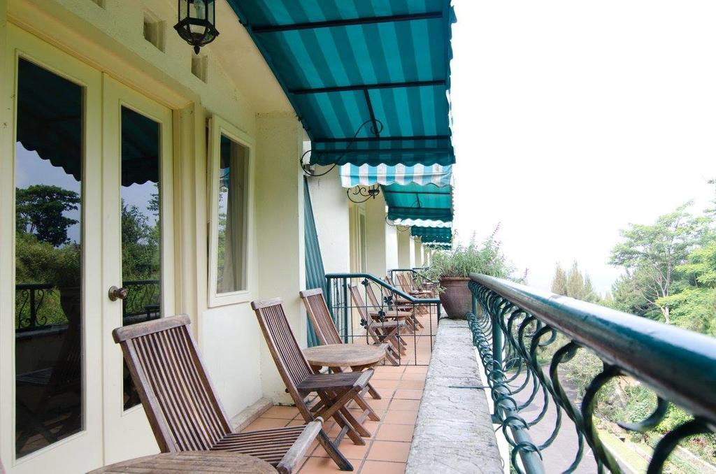 Club Bali Suites At Kota Bunga Cipanas  Extérieur photo